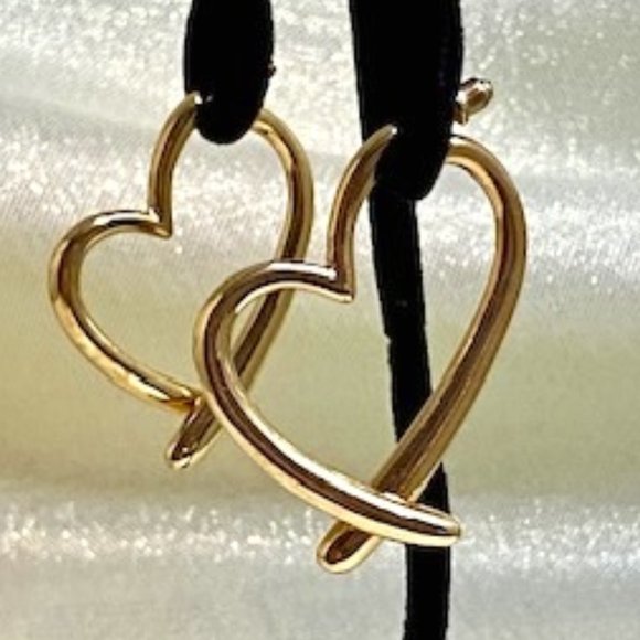 Karen Kettering Designs Jewelry - 💖Two Part Gold Tone Heart Earrings. Fun to wear! /E